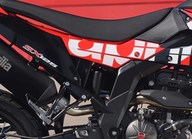 Vue moteur de l'Aprilia SX 125