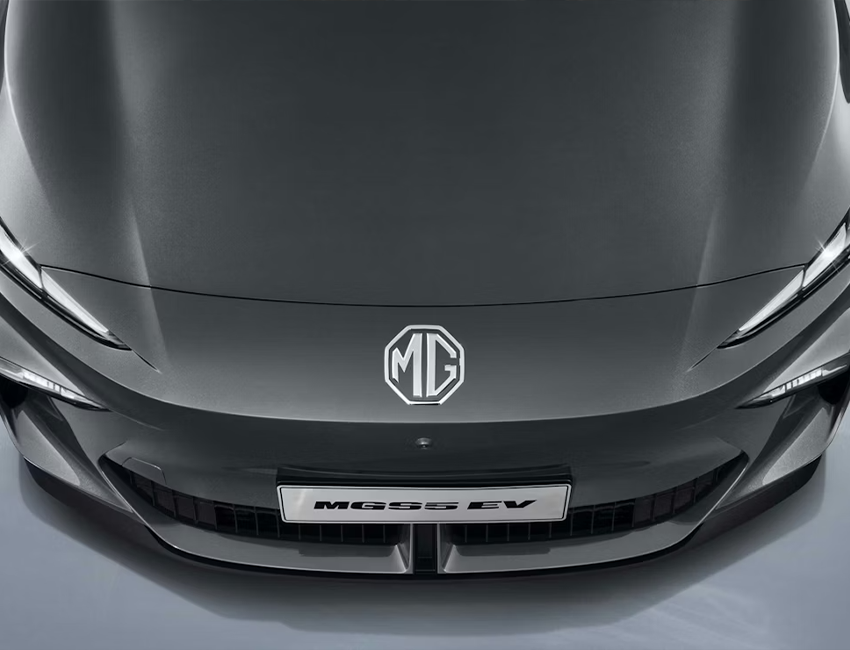Vue extérieure de la MG MGS5 EV sur route