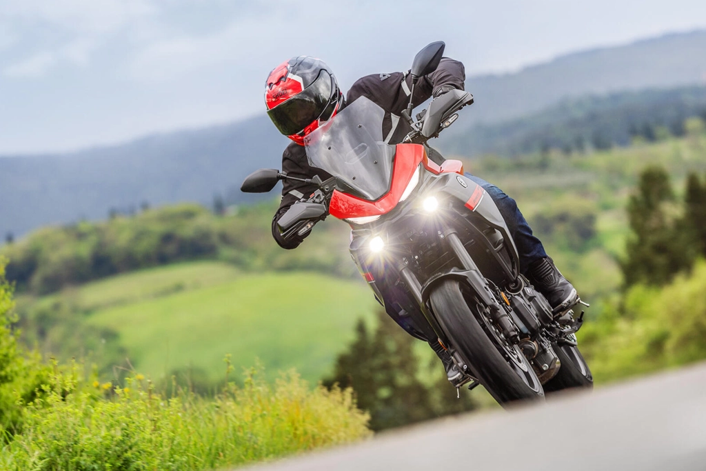 Tableau de bord TFT de la Yamaha 2025 TRACER 7