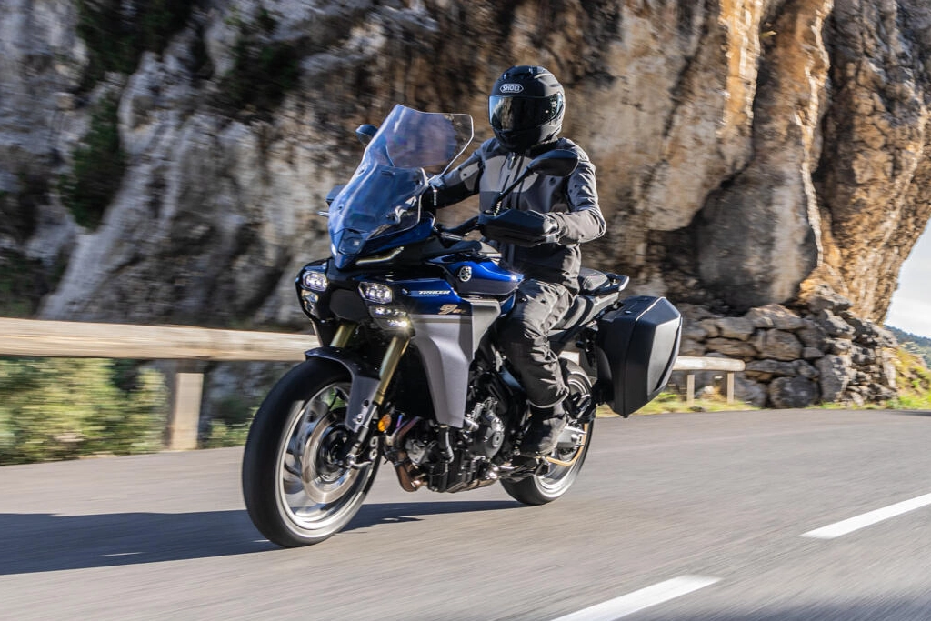 Tableau de bord TFT connecté de la Yamaha 2025 TRACER 9 GT+