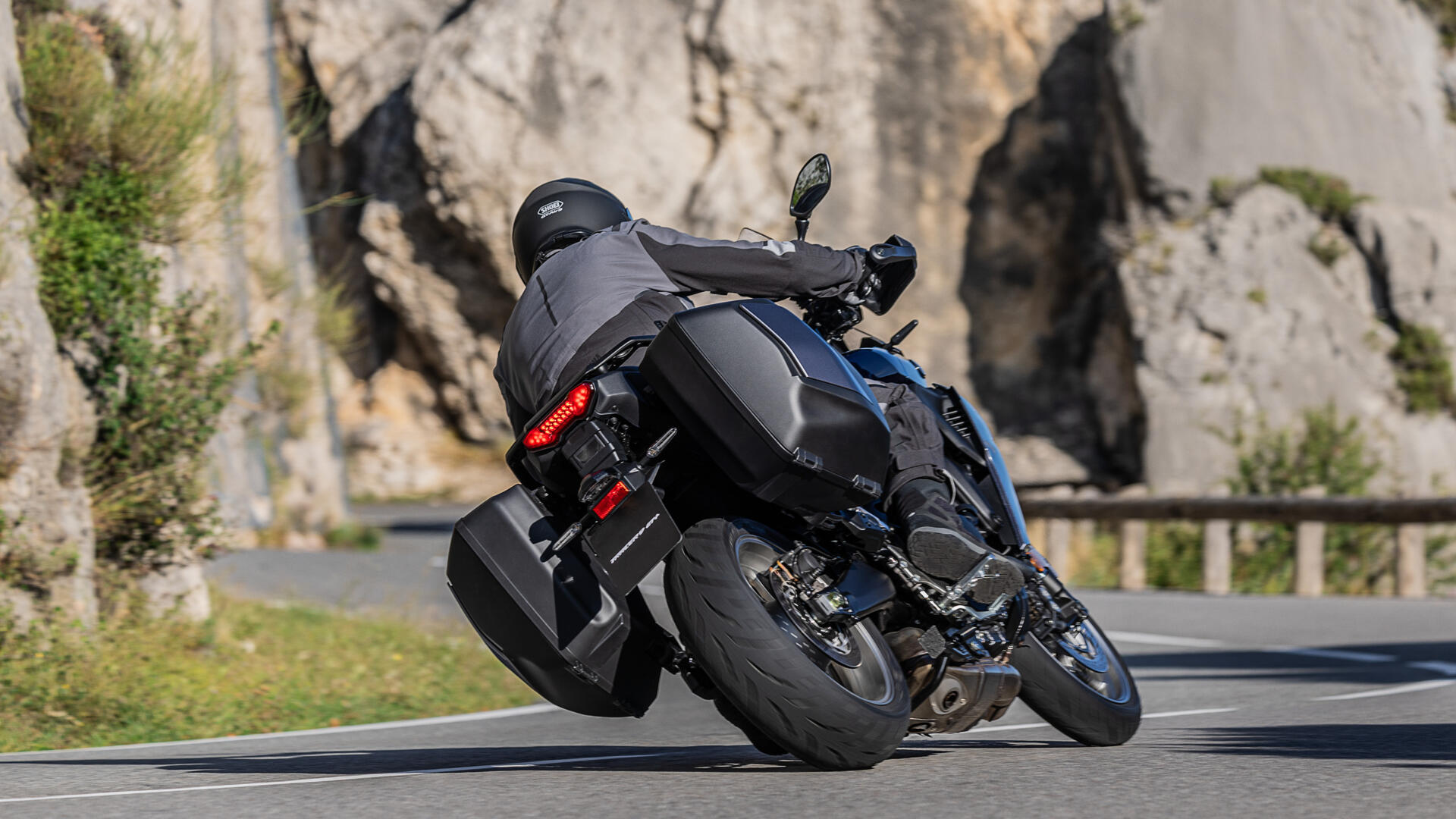 Yamaha 2025 TRACER 9 GT+ équipée pour le voyage avec valises latérales