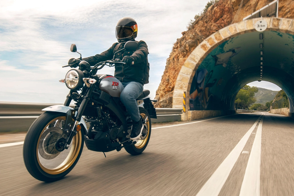 Détail du réservoir et logo Yamaha XSR125 Legacy