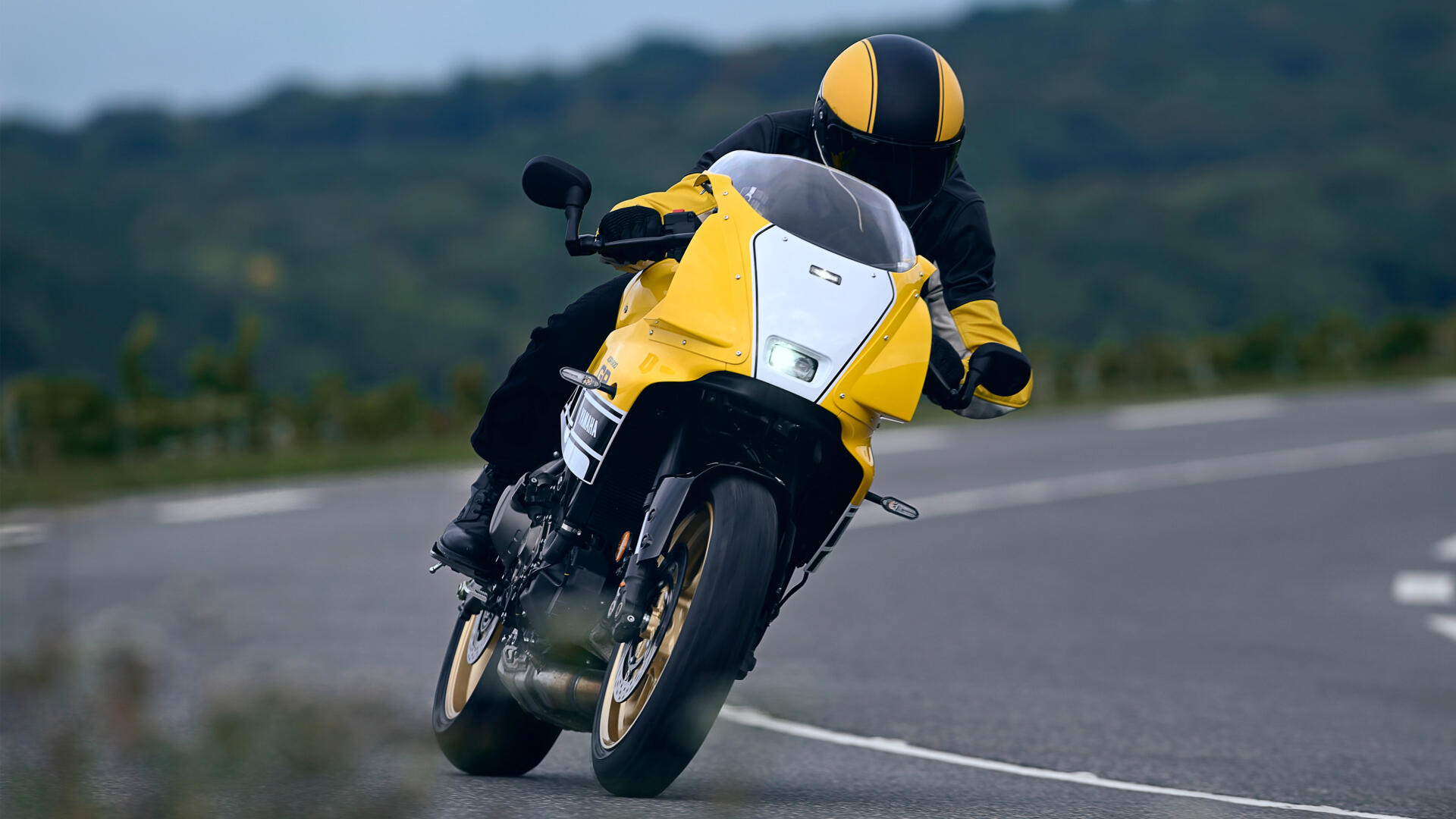 Moteur trois cylindres de la Yamaha XSR900 GP